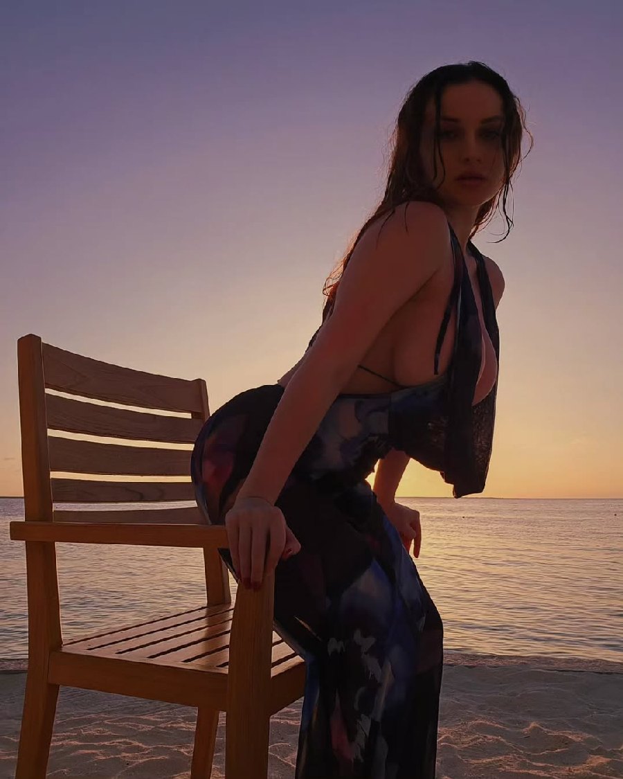 Sexy girl Miranda Faith nude in Surrey