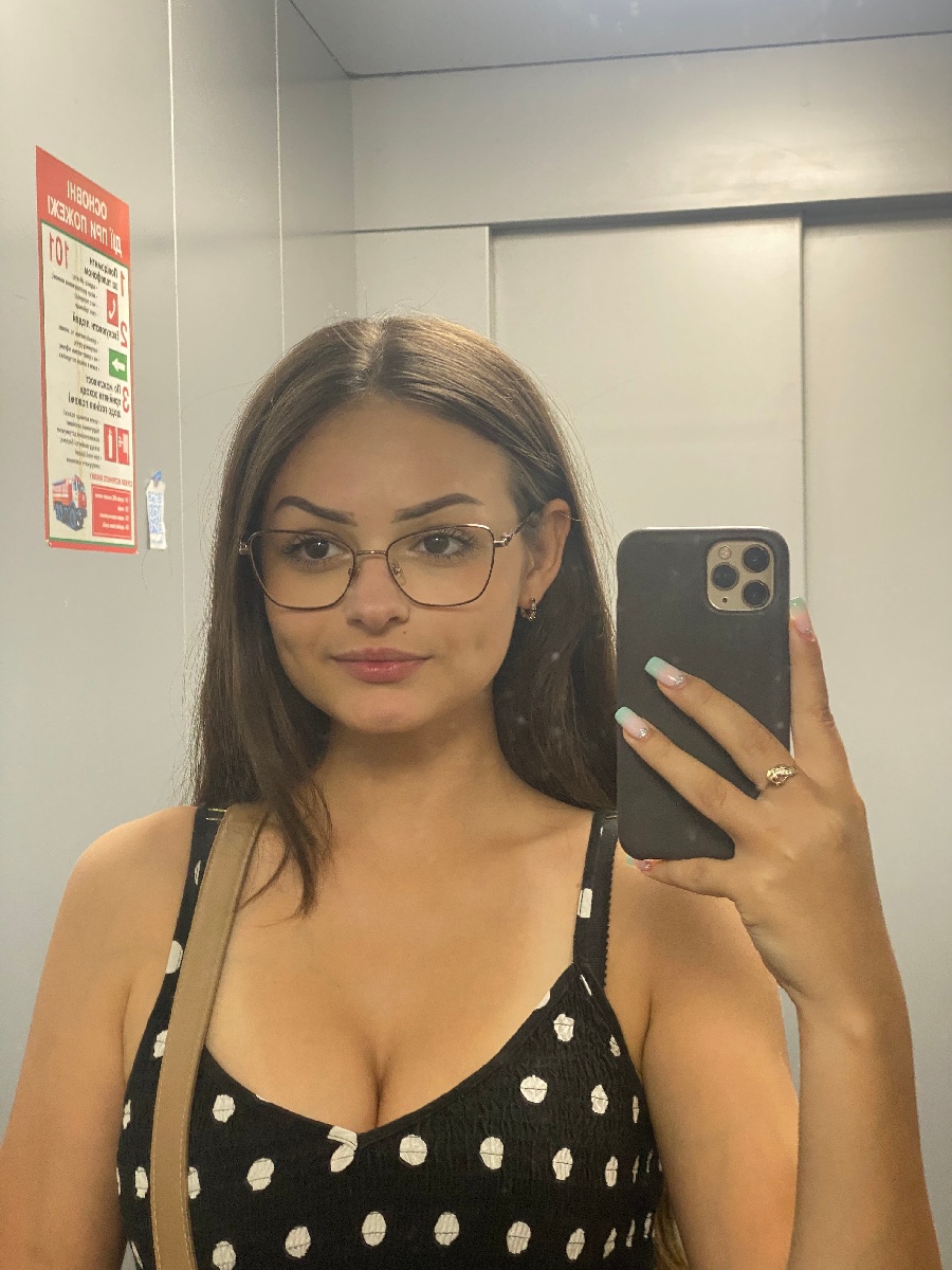 Sexy model Stacy in Surrey